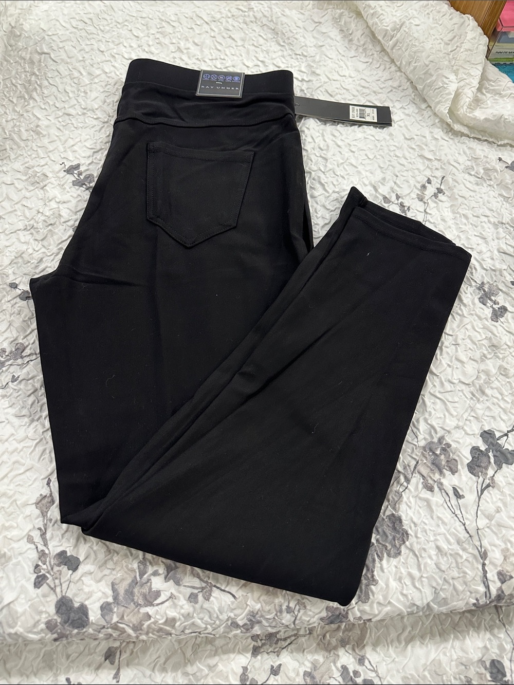 Kay Unger Black Pull-On Stretch Jeggings